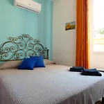Casa Matuzia A 100m Dal Mare Bilocale Moderno Foce 아파트